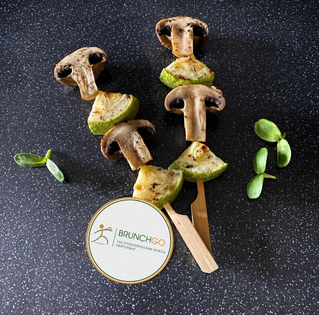 Шашлычок из шампиньонов с цукини