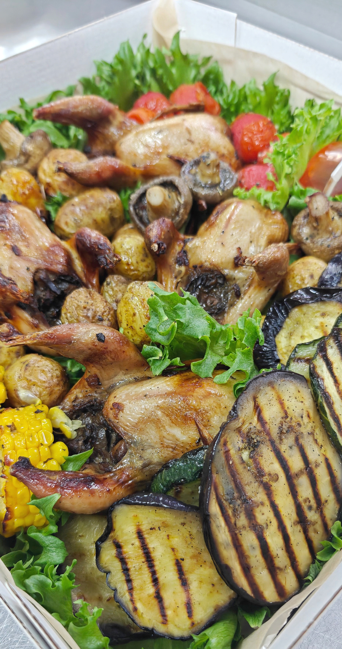 Перепёлки с овощами гриль