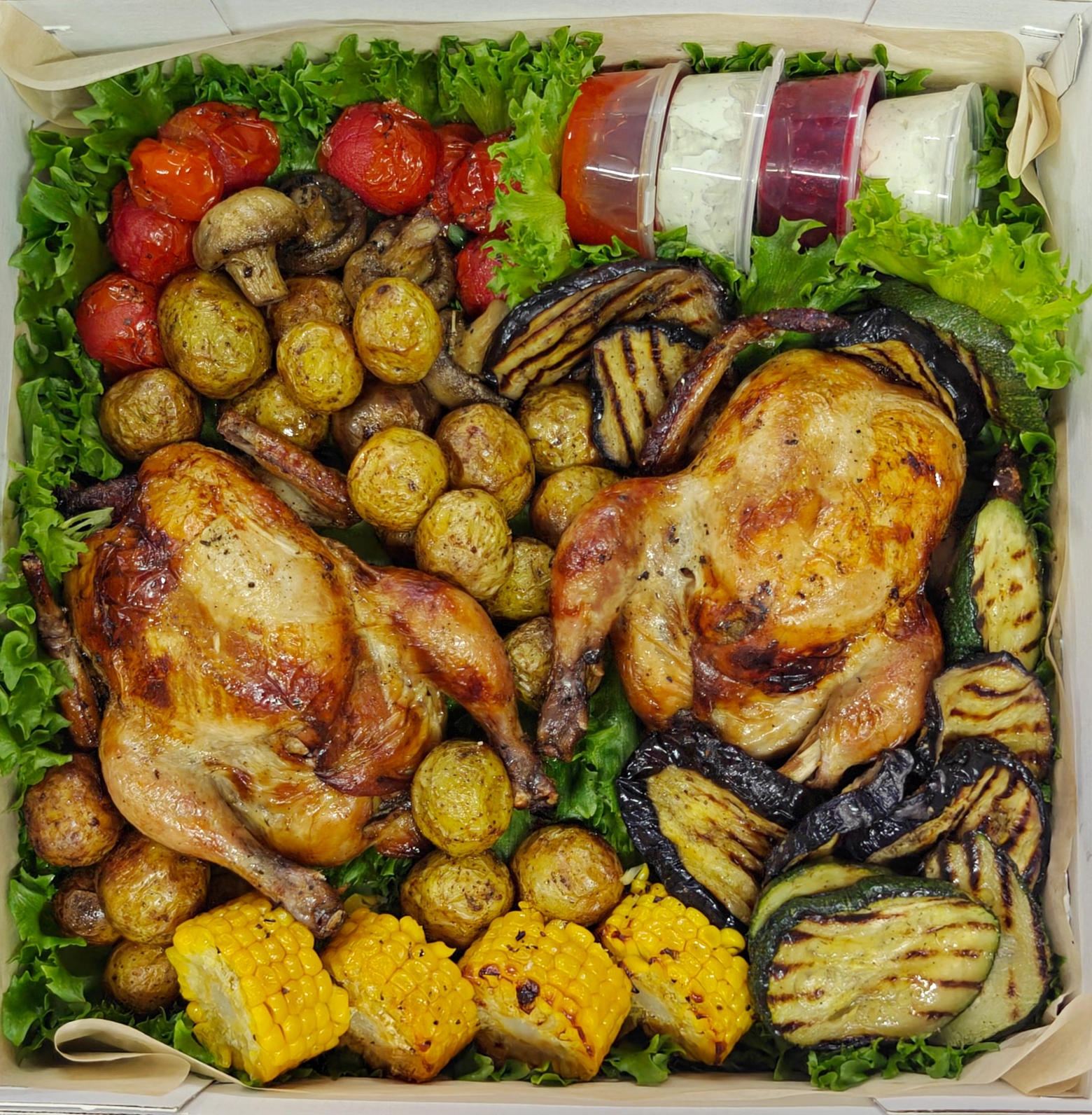 Цыплята-корнюшоны с овощами гриль